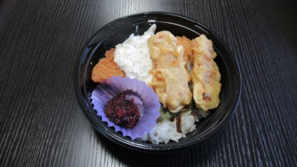 練り梅タルタルのり弁丼