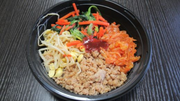 そぼろビビンバ丼