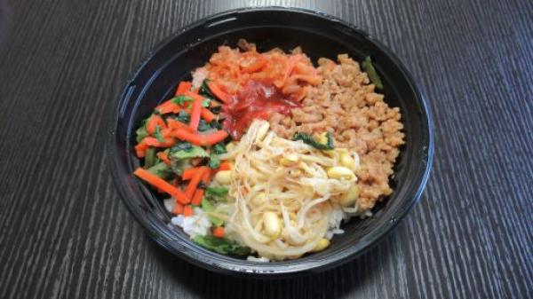 そぼろビビンバ丼