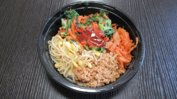 そぼろビビンバ丼