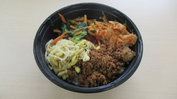 そぼろビビンバ丼