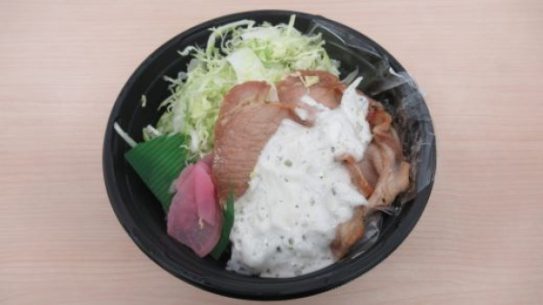 豚ロース生姜焼きタルタル丼