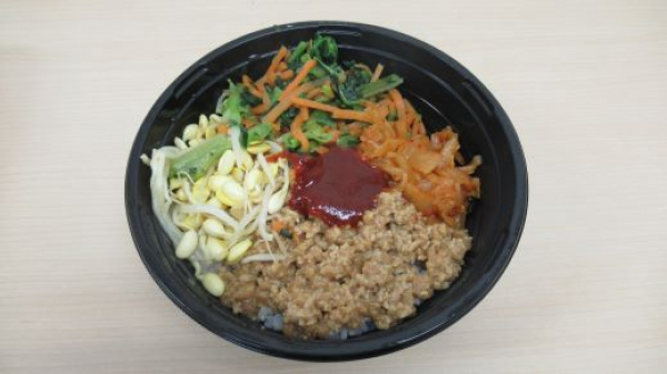 そぼろビビンバ丼