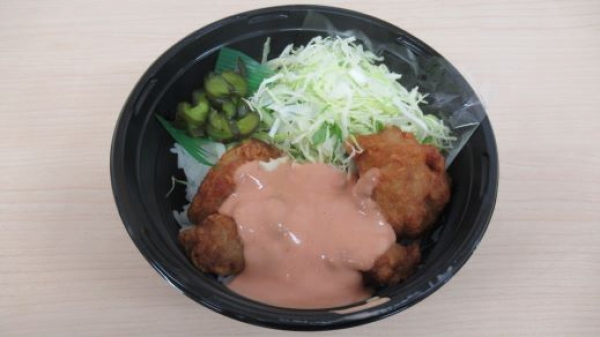 オーロラソース竜田揚げ丼