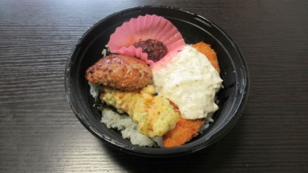 練り梅タルタルのり弁丼