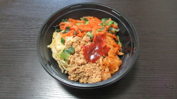 そぼろビビンバ丼