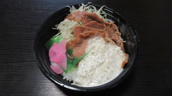 豚ロース生姜焼きタルタル丼